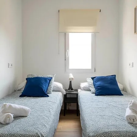 Apartment Flat Near For 4