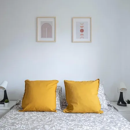 Apartment Flat Near For 4 *