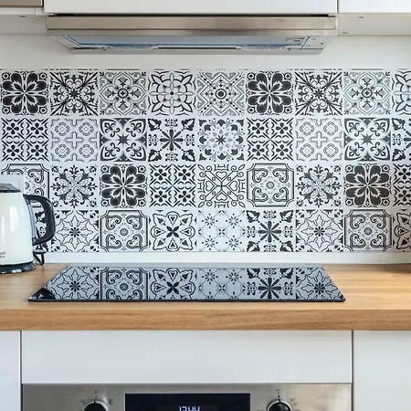 Apartment Flat Near For 4